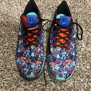 Nike zoom floral shoes